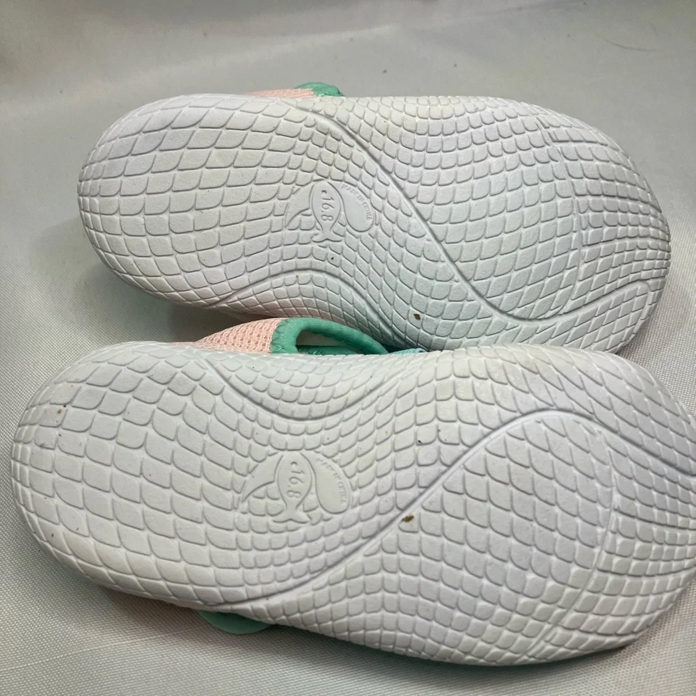 Trendy Kids Water Shoes in Pink and Aqua